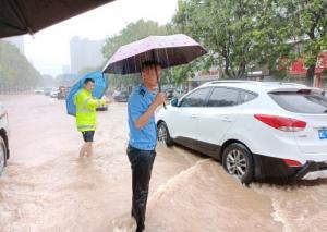 加大應急保障措施，積極應對強降雨天氣